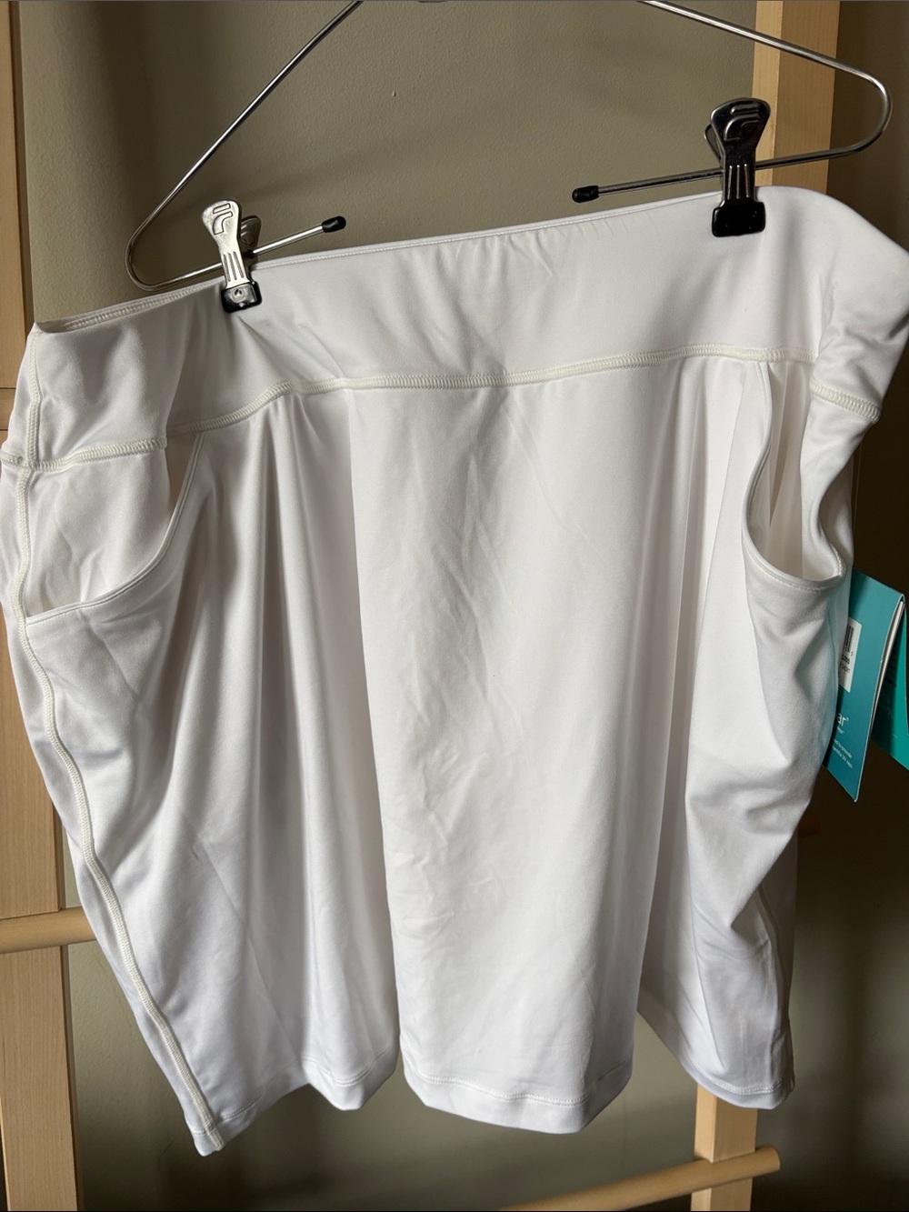 Coolibar White Women's Athletic Skort with Pockets